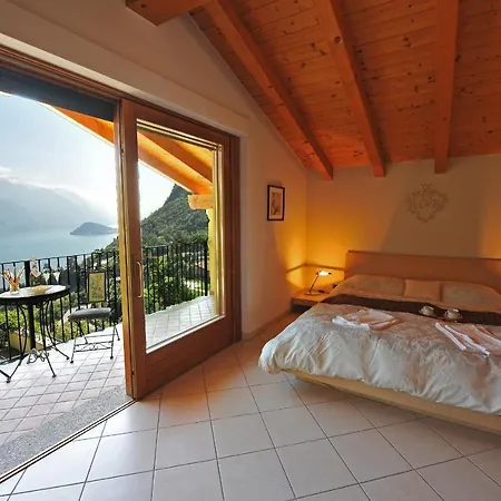 Sleeps 4 Semesterbostad Menaggio