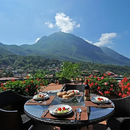 Sleeps 4 Menaggio