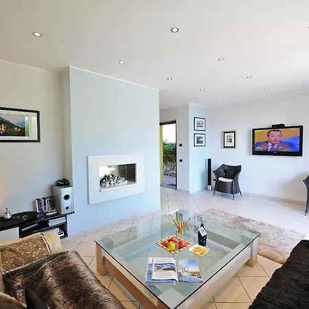 Sleeps 4 * Menaggio